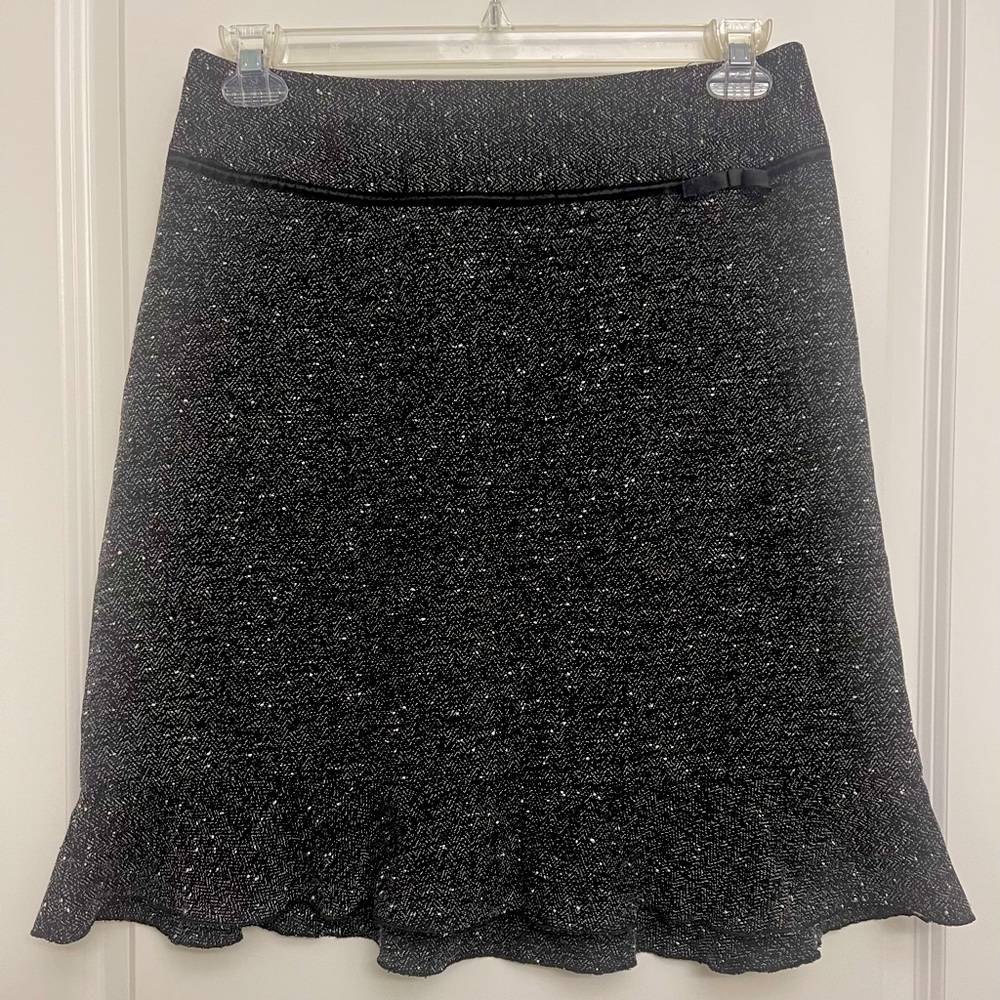 Pencil skirt with ruffled bottom